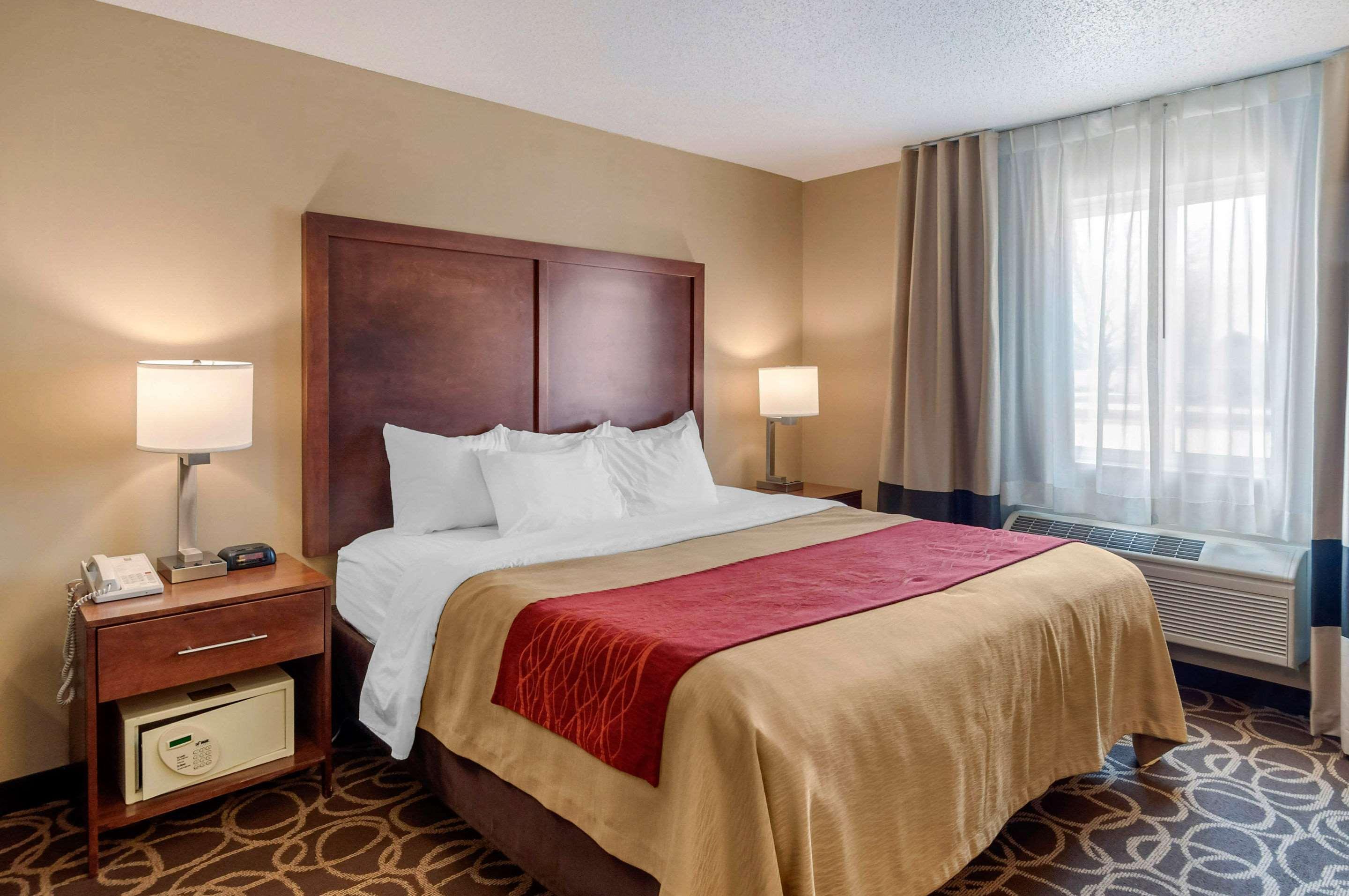 Comfort Inn Dyersville Near The Field Of Dreams מראה חיצוני תמונה