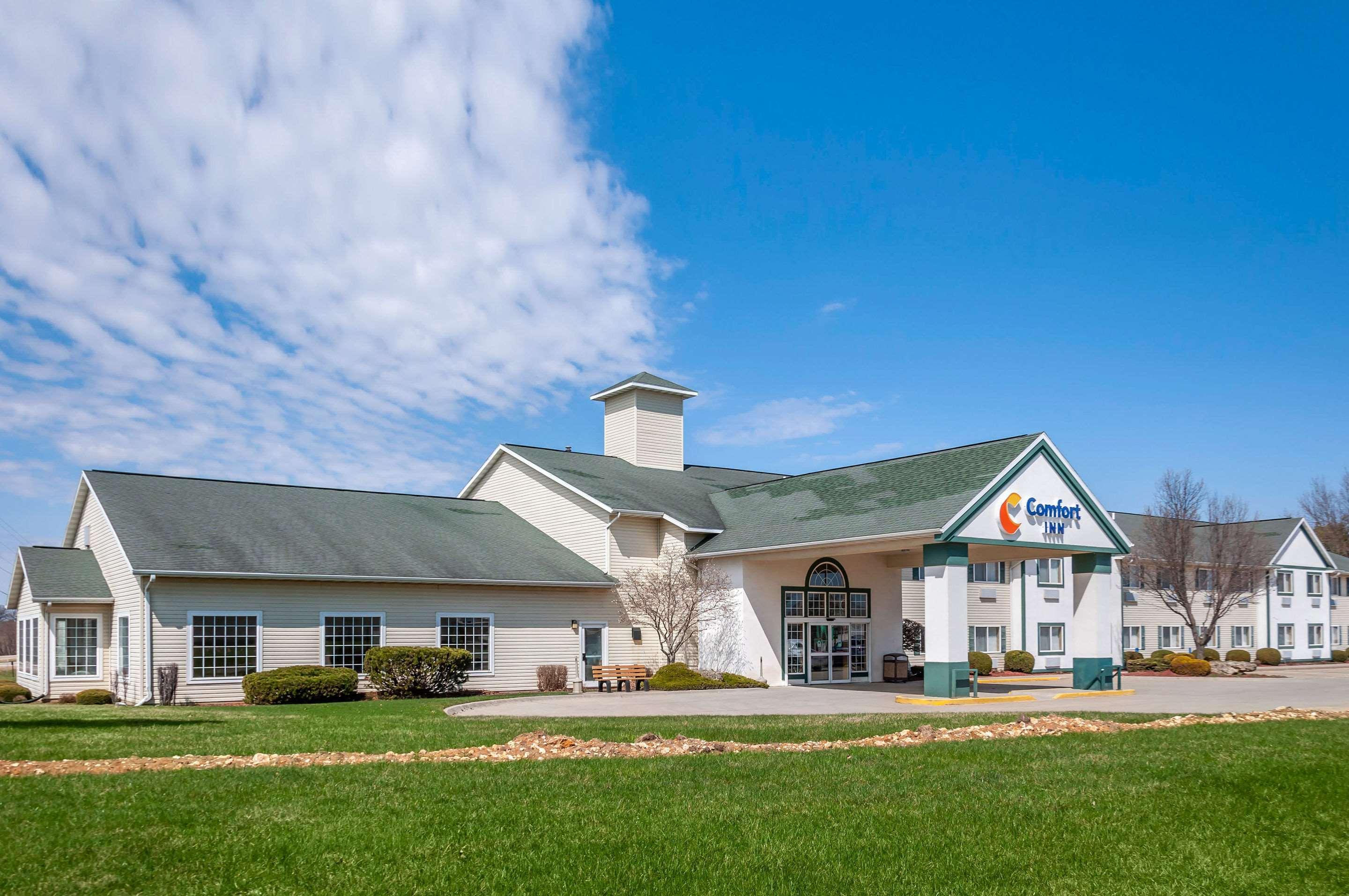 Comfort Inn Dyersville Near The Field Of Dreams מראה חיצוני תמונה