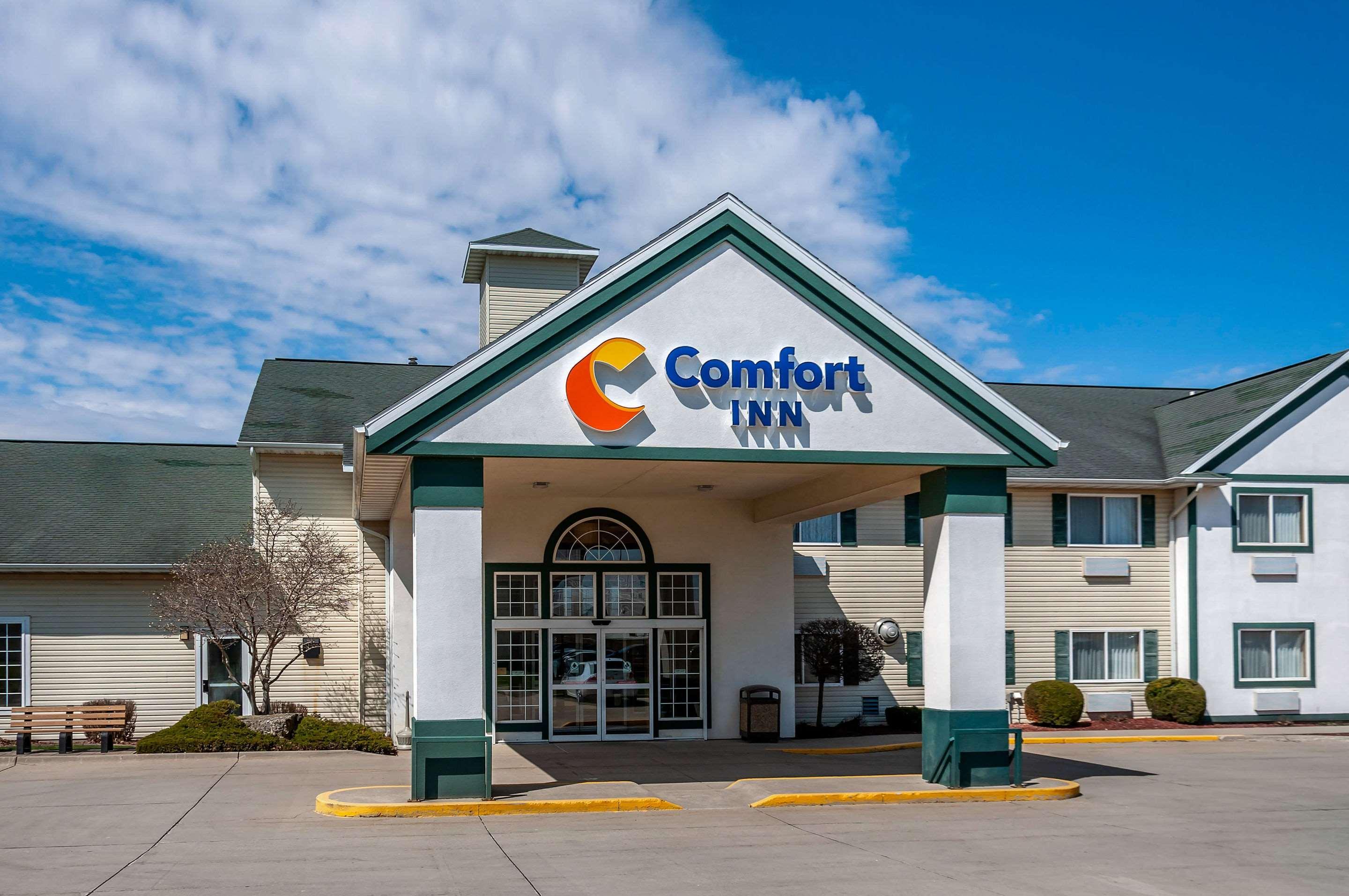 Comfort Inn Dyersville Near The Field Of Dreams מראה חיצוני תמונה